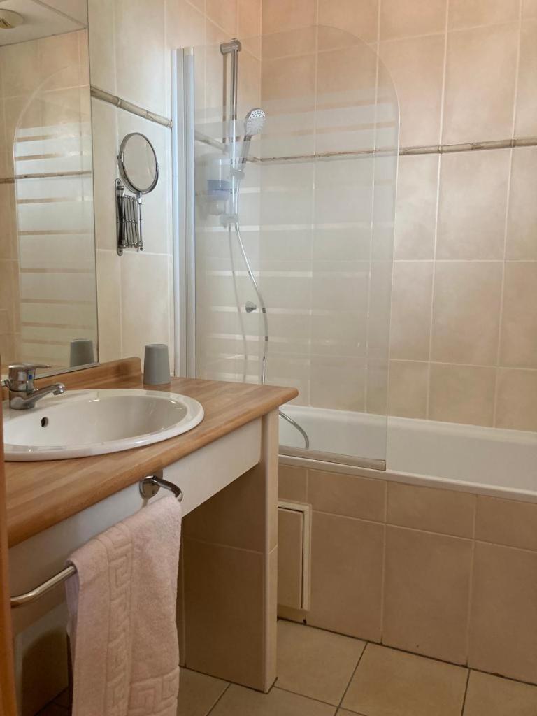 Hotel Le Boiate Ares Bagian luar foto