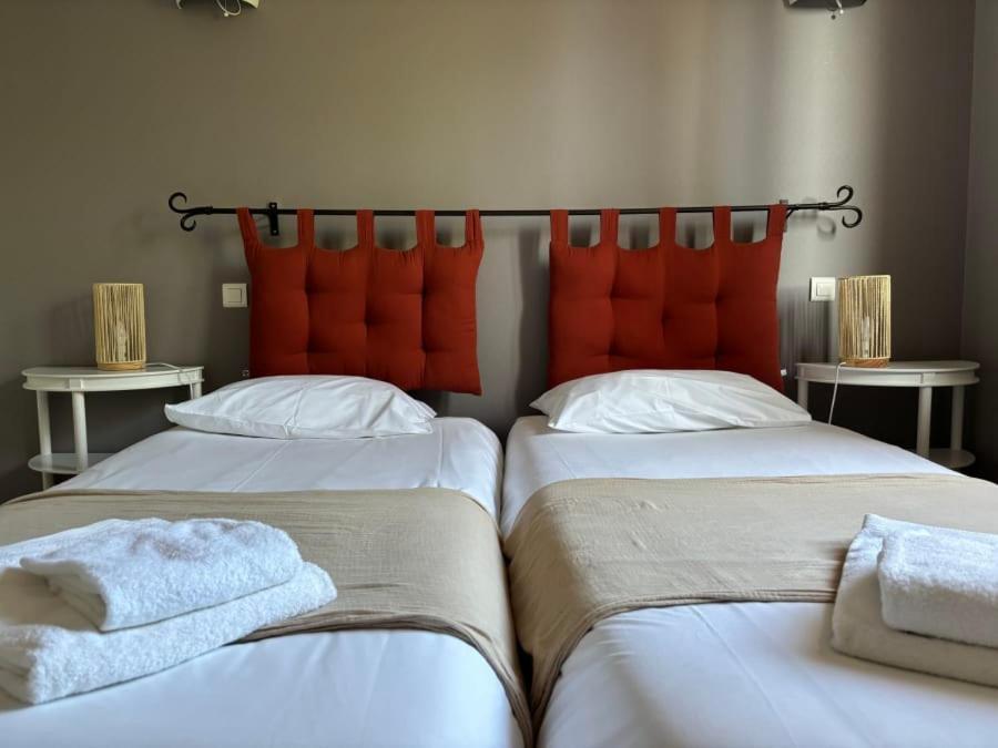 Hotel Le Boiate Ares Bagian luar foto