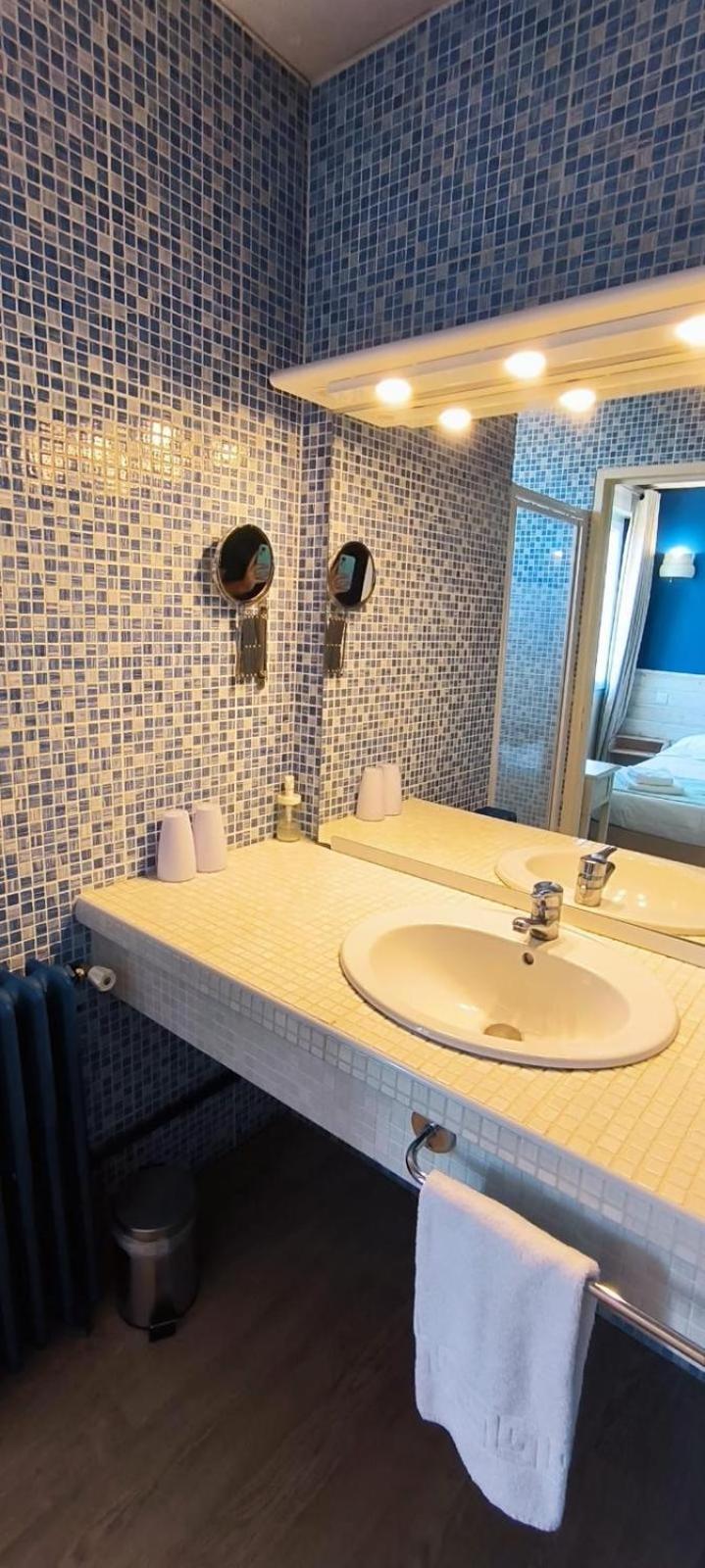 Hotel Le Boiate Ares Bagian luar foto