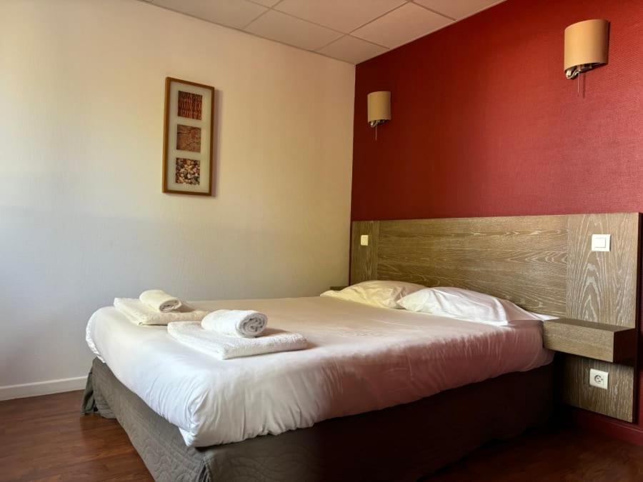 Hotel Le Boiate Ares Bagian luar foto