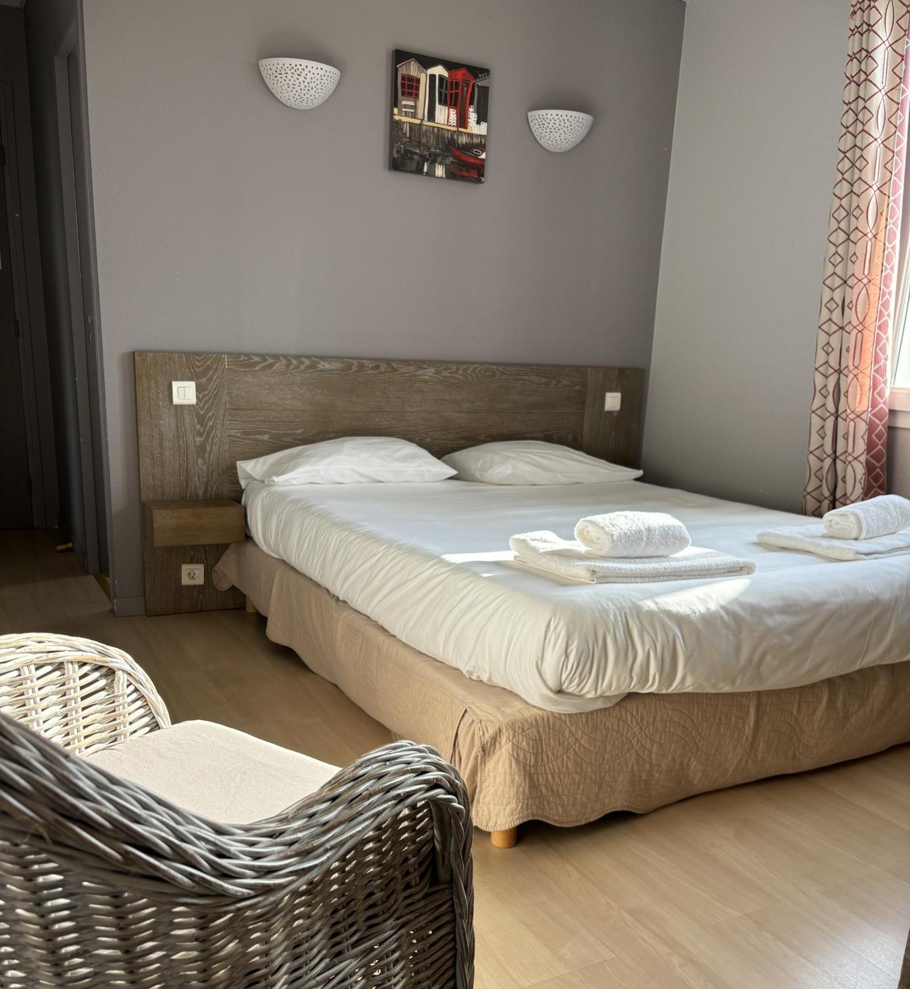 Hotel Le Boiate Ares Bagian luar foto